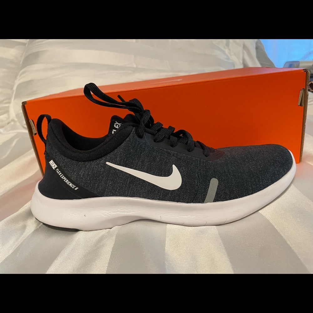 Nike Flex Experience RN 8 Women's Running Shoe	
Size 8.5